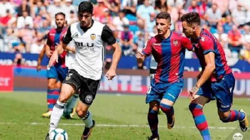 Phân Tích Phong Độ Đội Valencia vs Espanyol